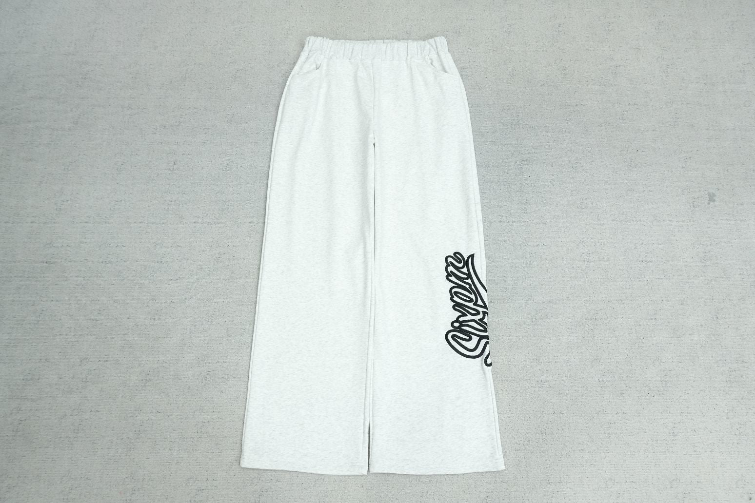 S - SWEATPANTS