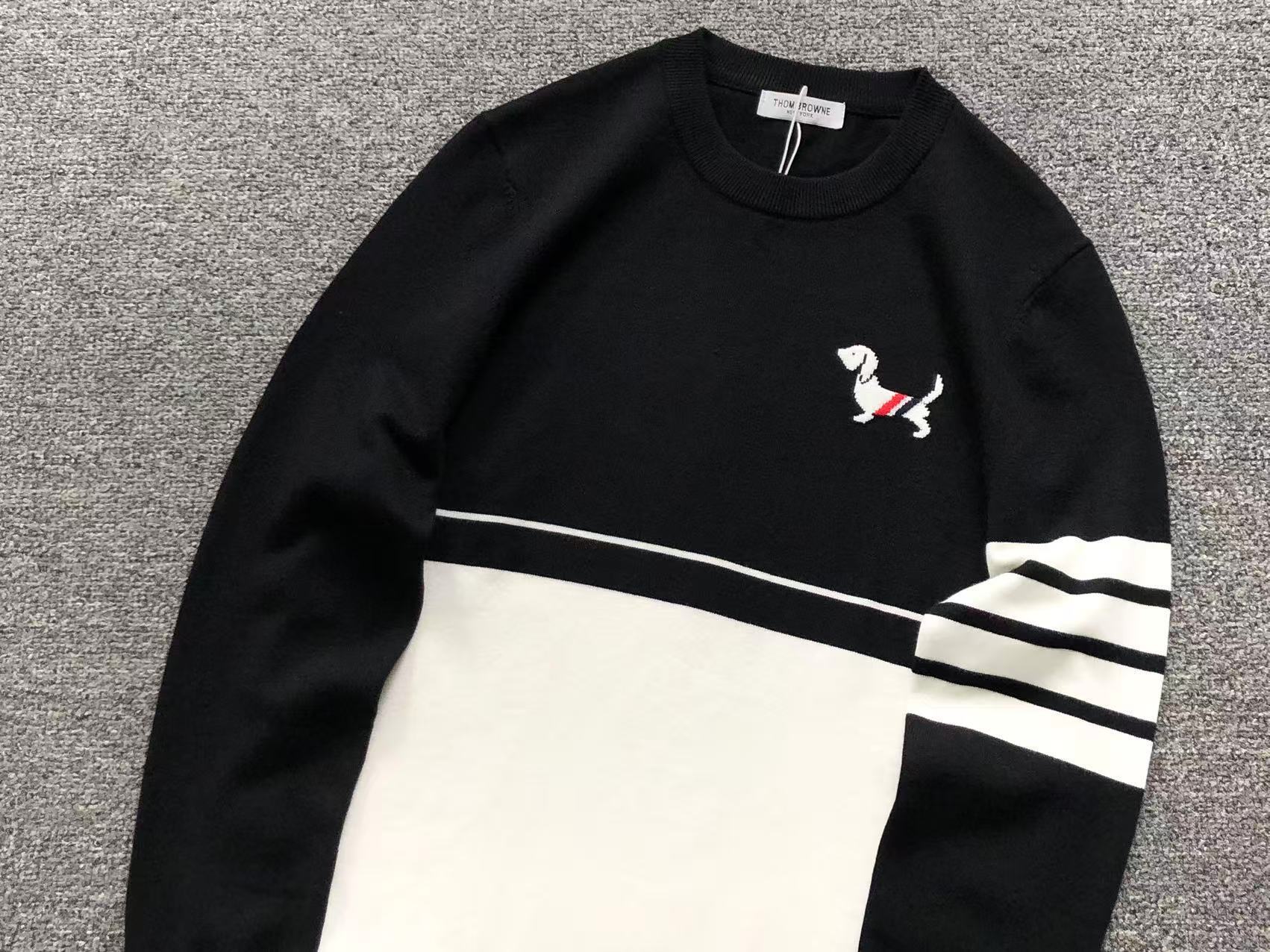 T - SWEATER