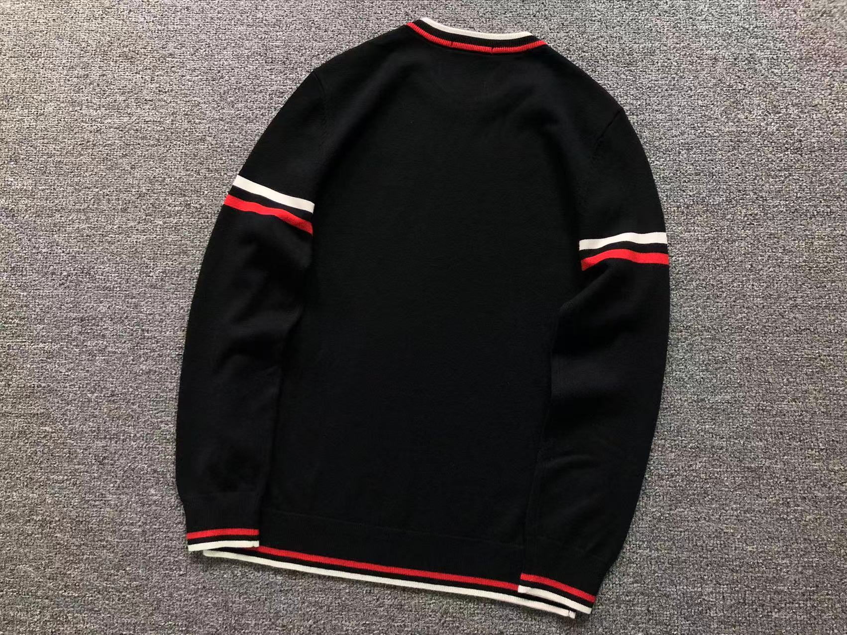 M - SWEATER