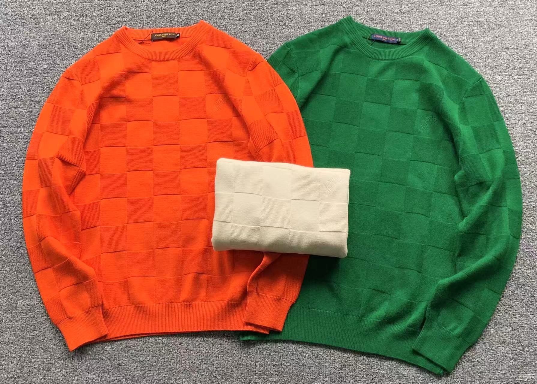 L - SWEATER