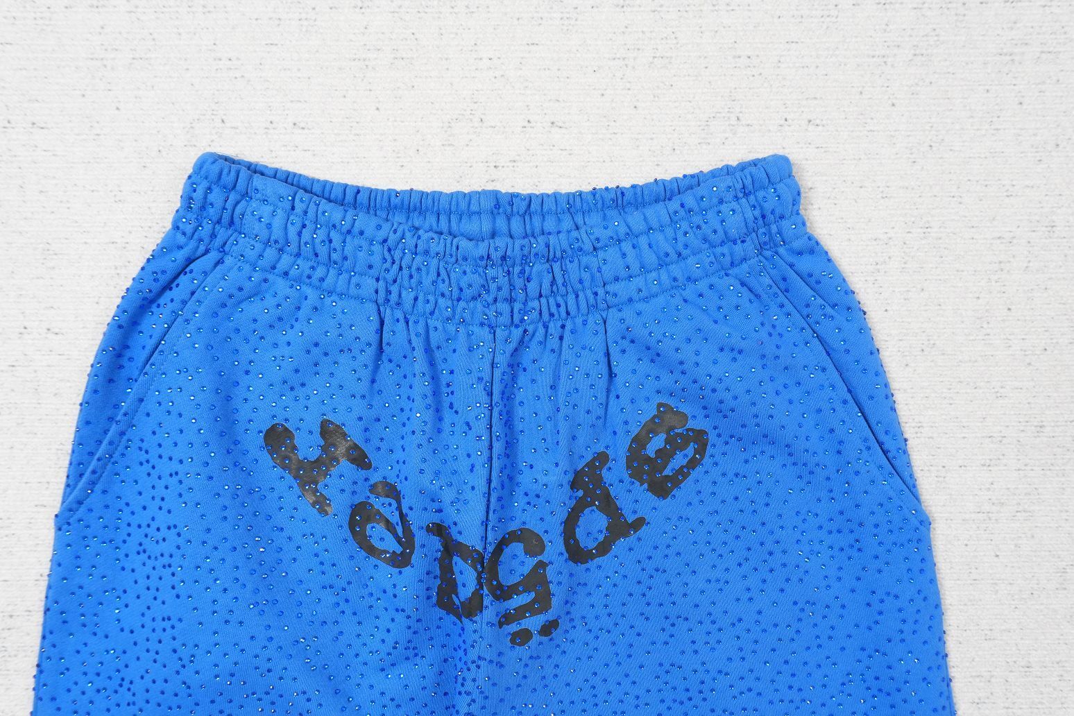 S - SWEATPANTS