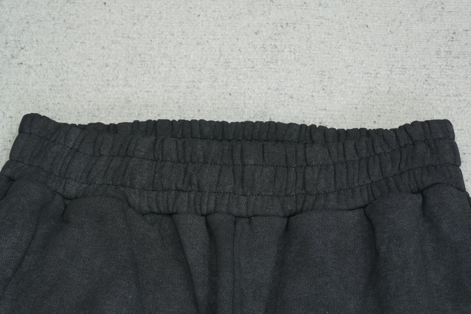 F - SWEATPANTS
