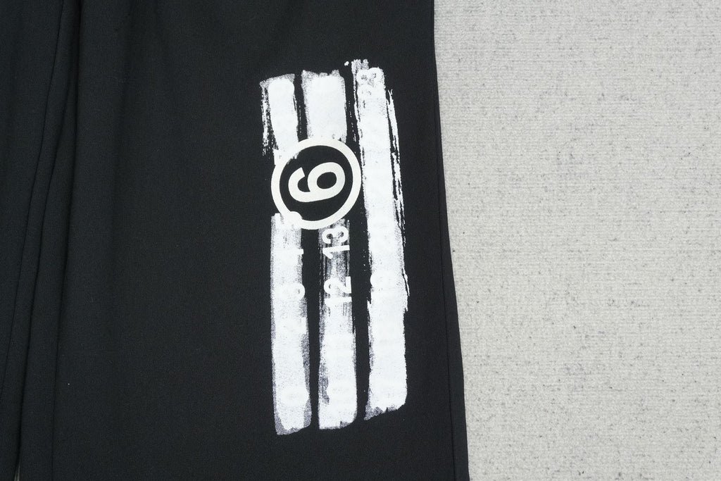 M - SWEATPANTS