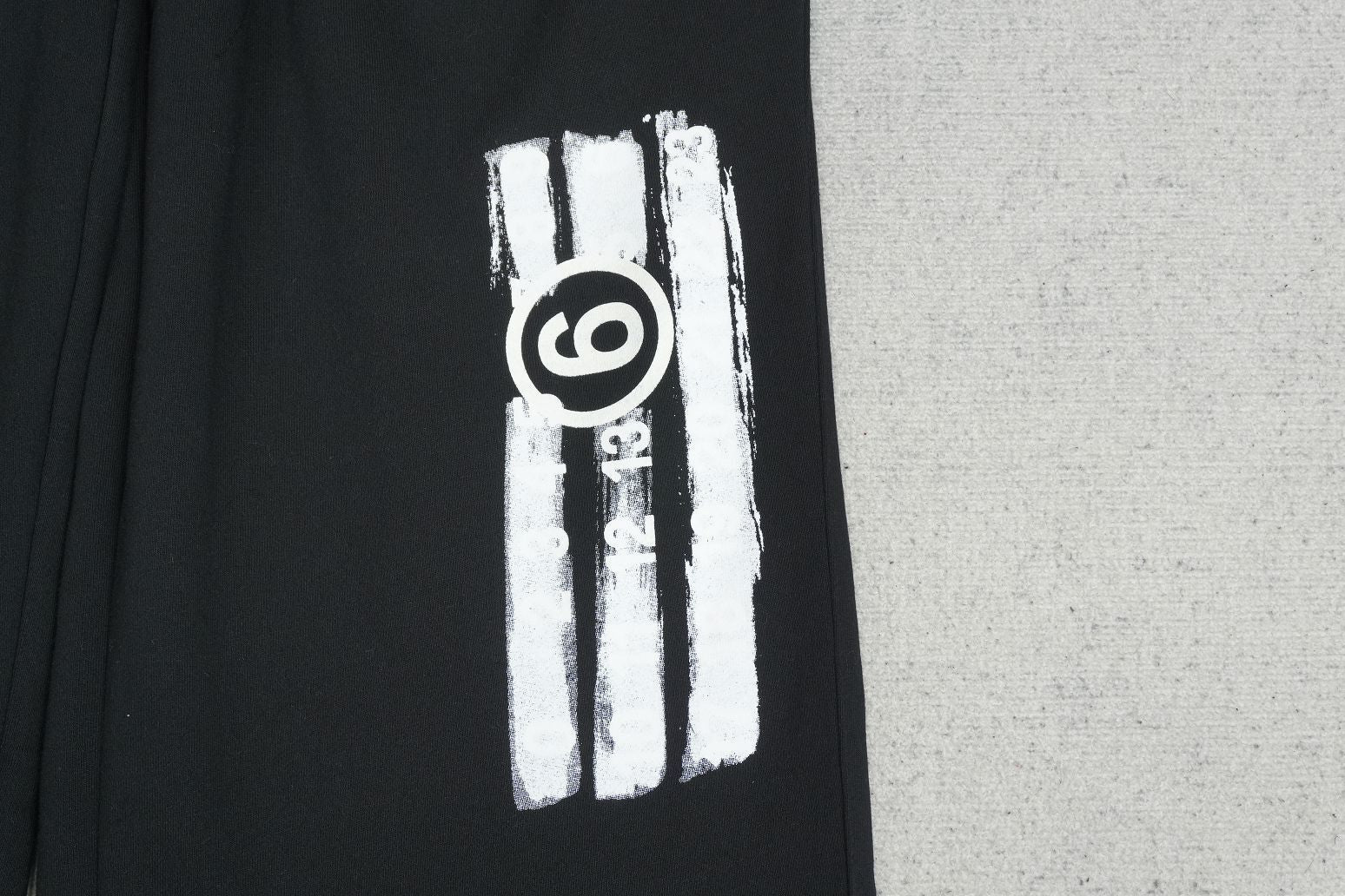 M - SWEATPANTS