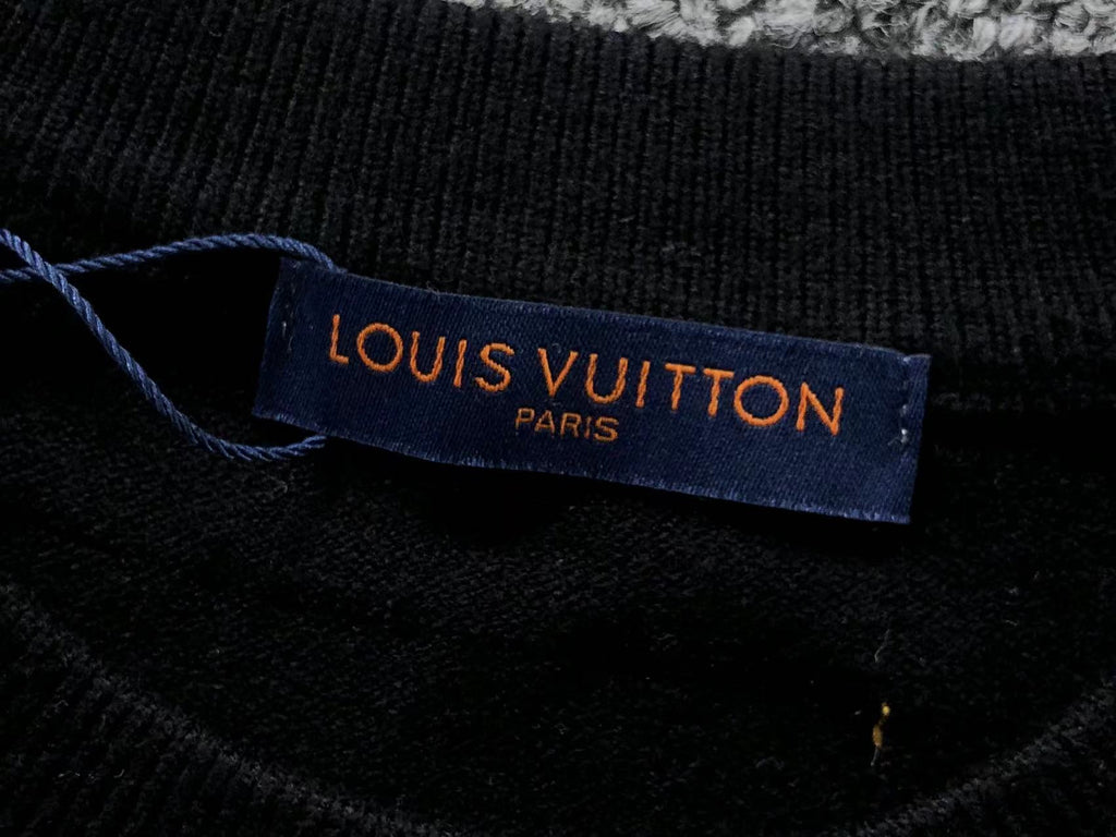L - SWEATER