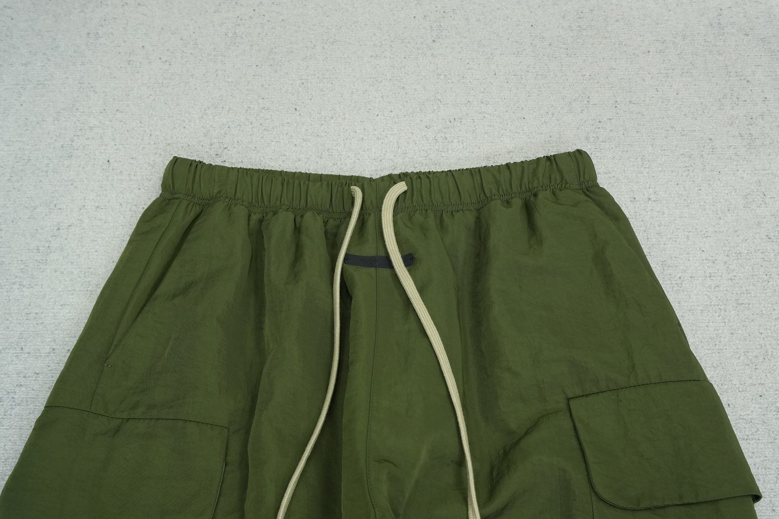 F - SWEATPANTS