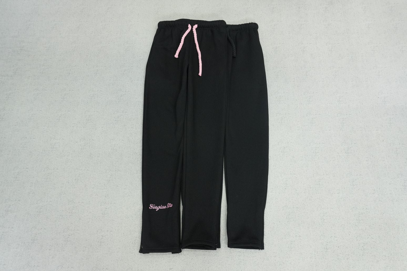 S - SWEATPANTS