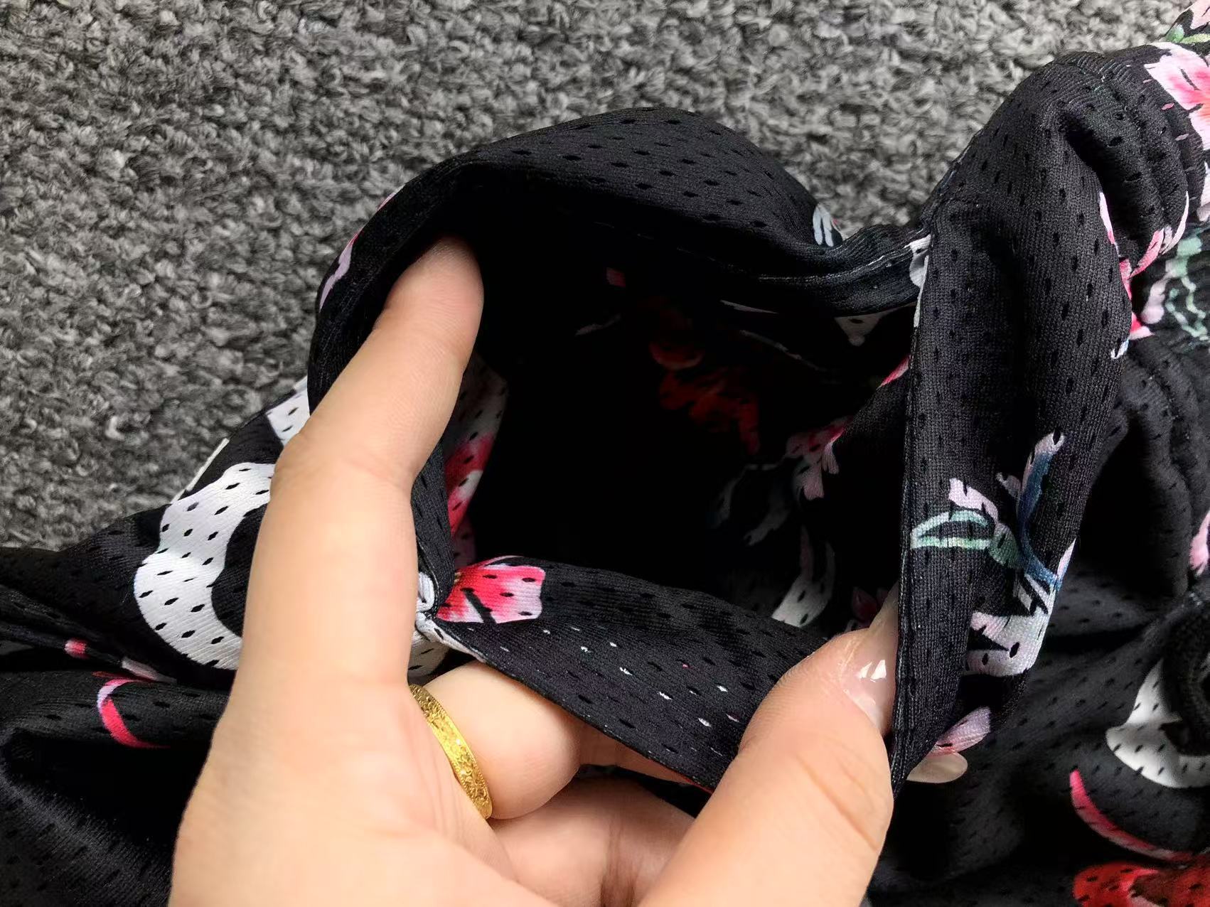 R - SHORTS