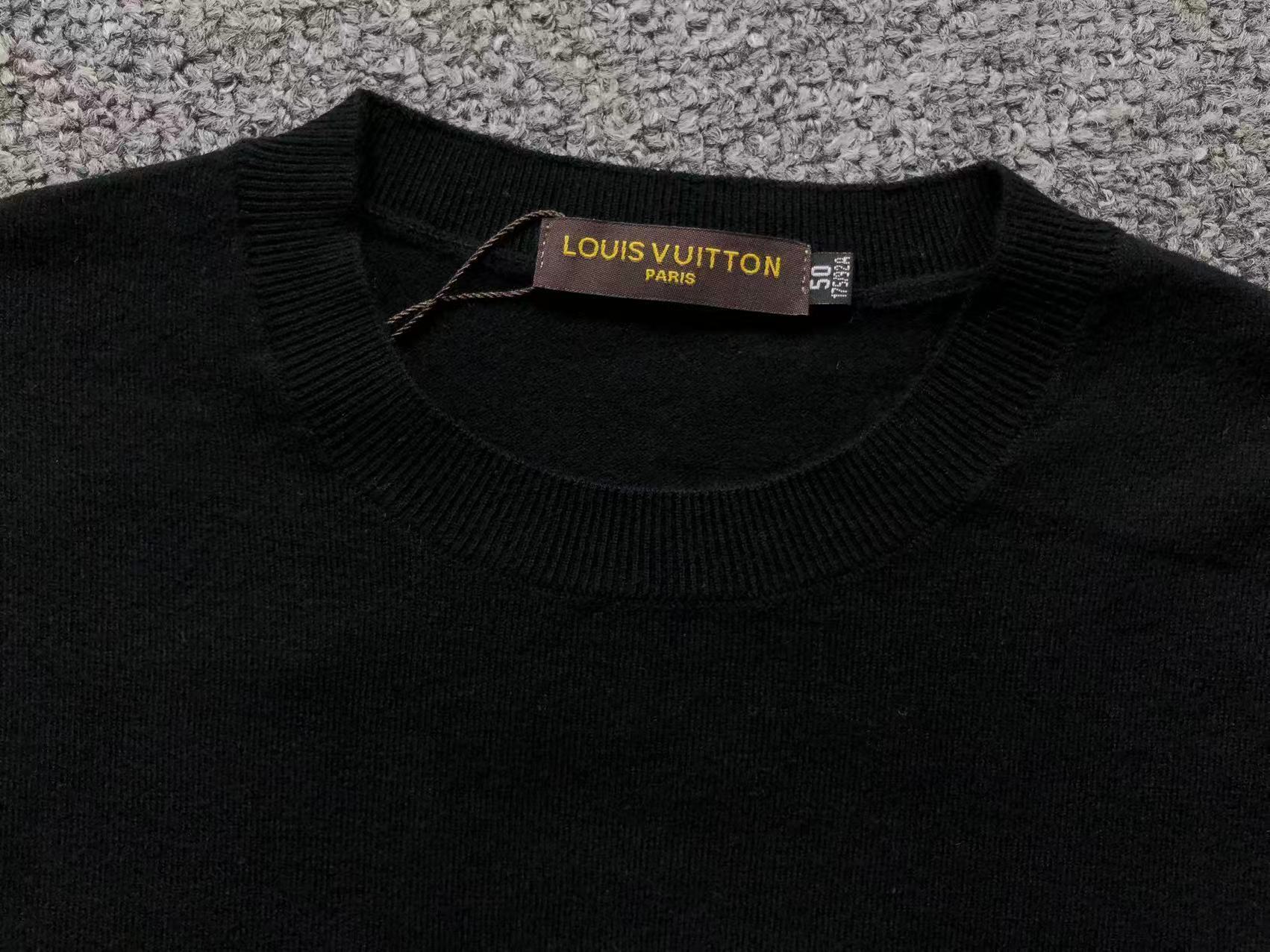 L - SWEATER