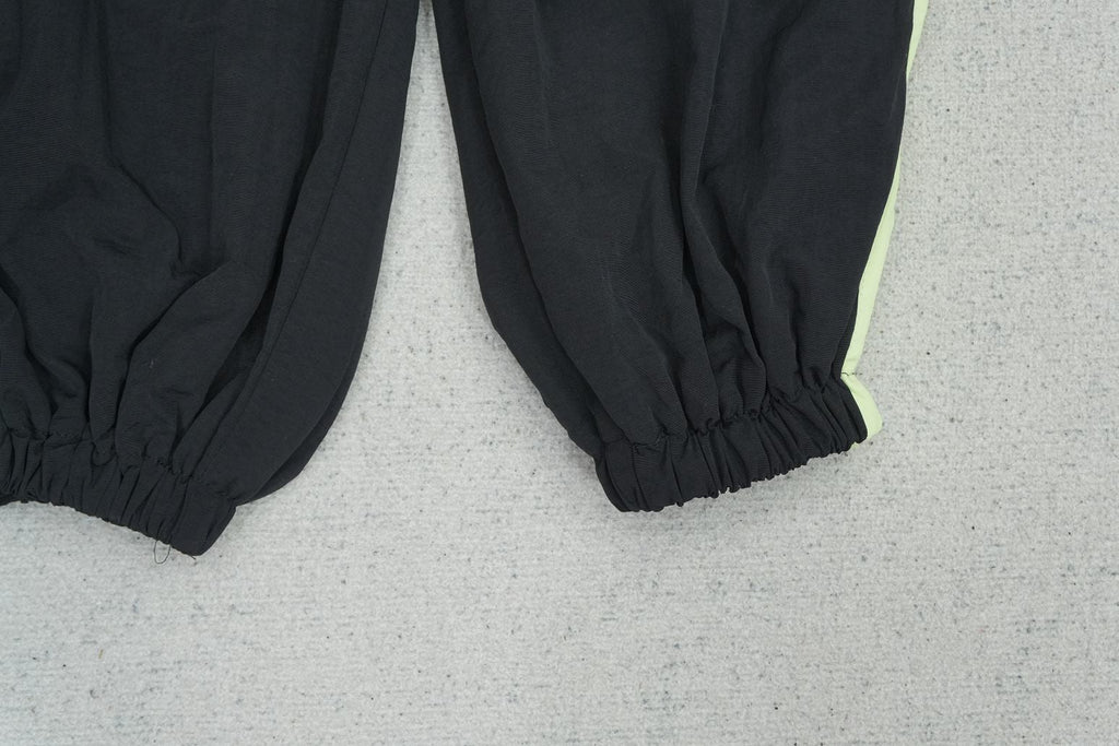 C - SWEATPANTS