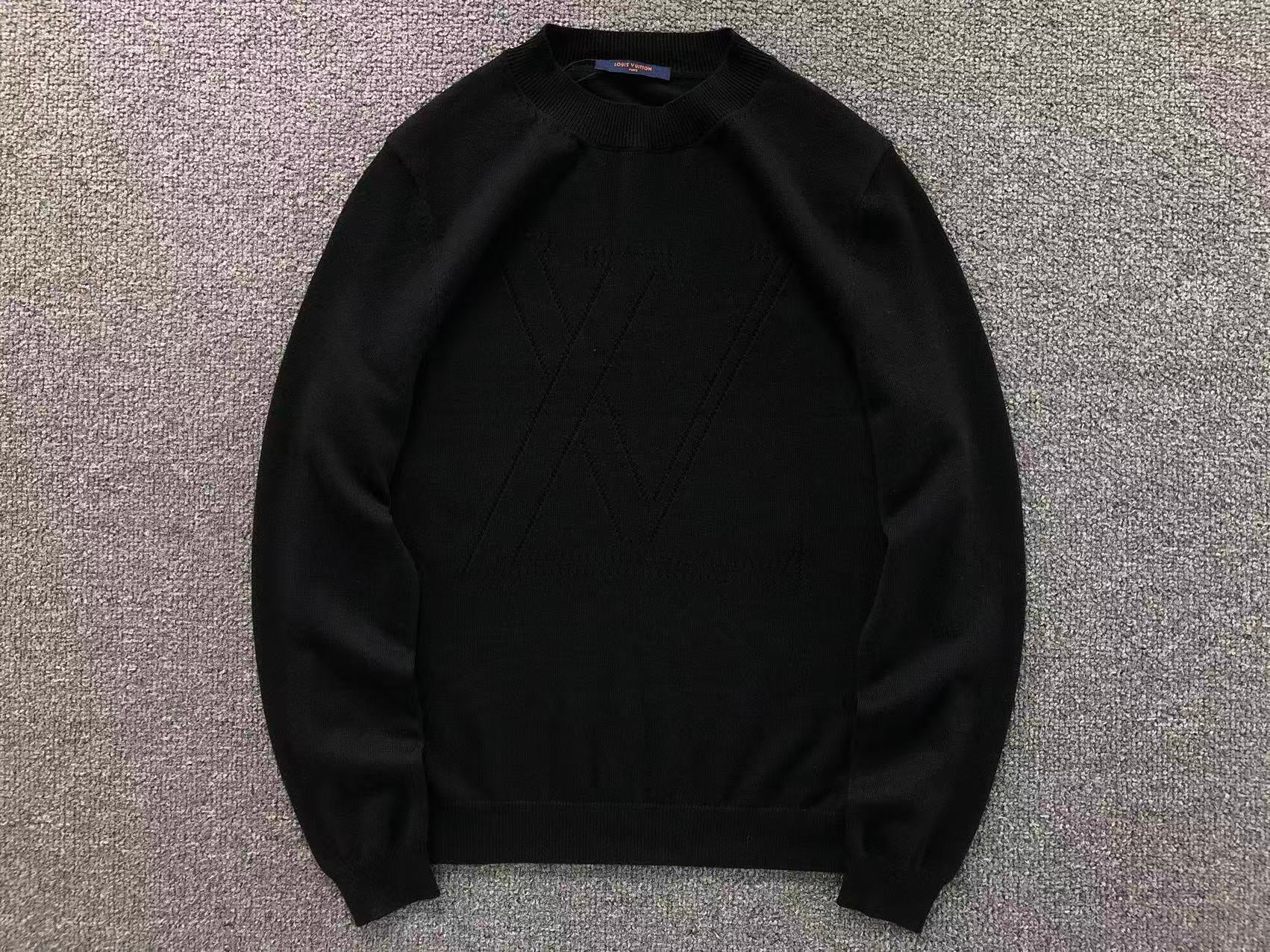 L - SWEATER
