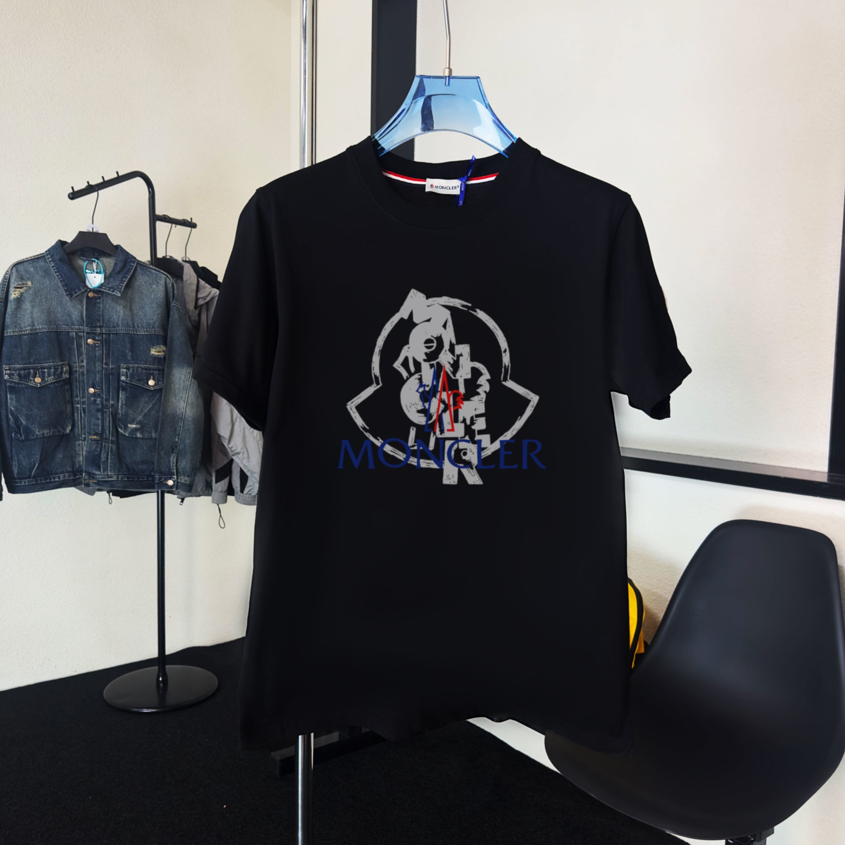 M - TSHIRT