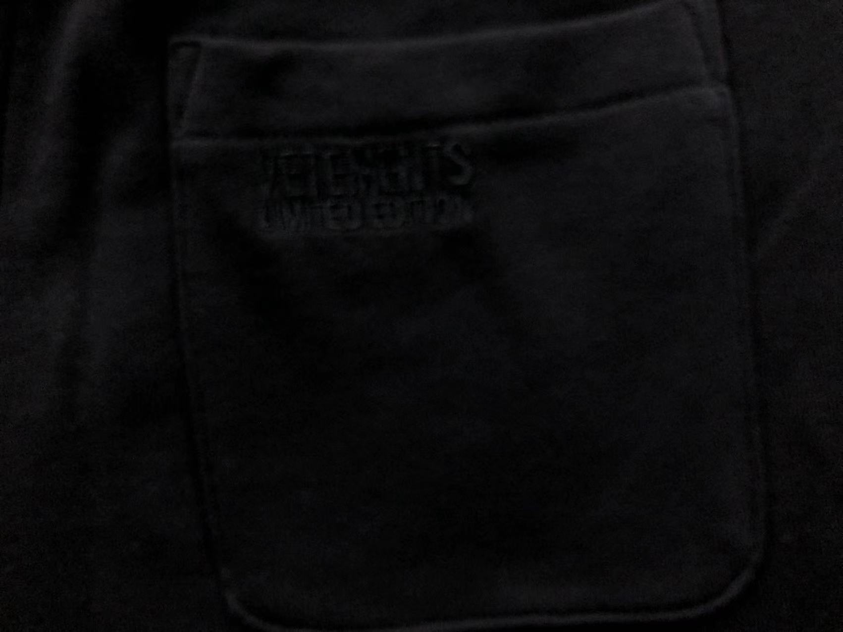 V - SHORTS