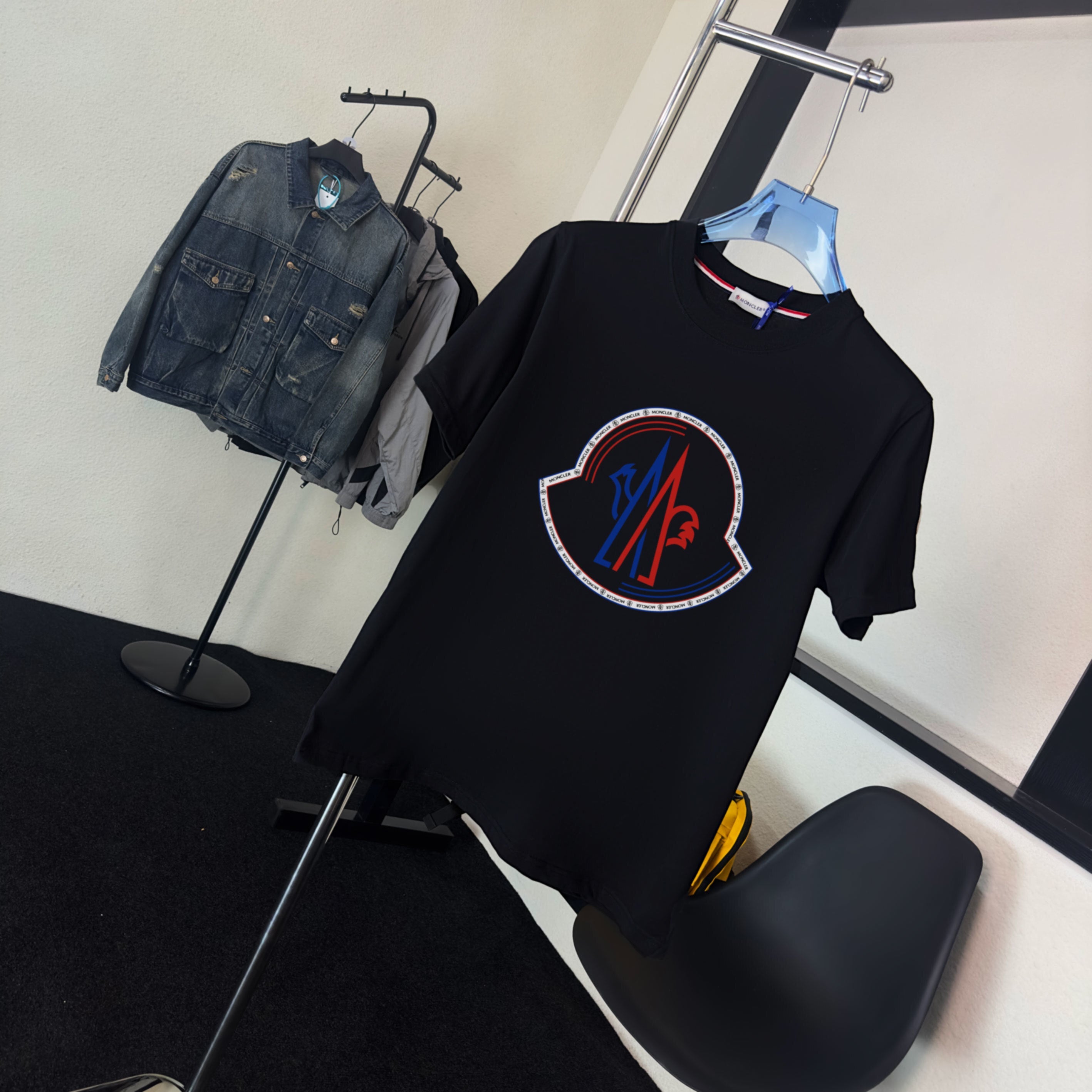 M - TSHIRT