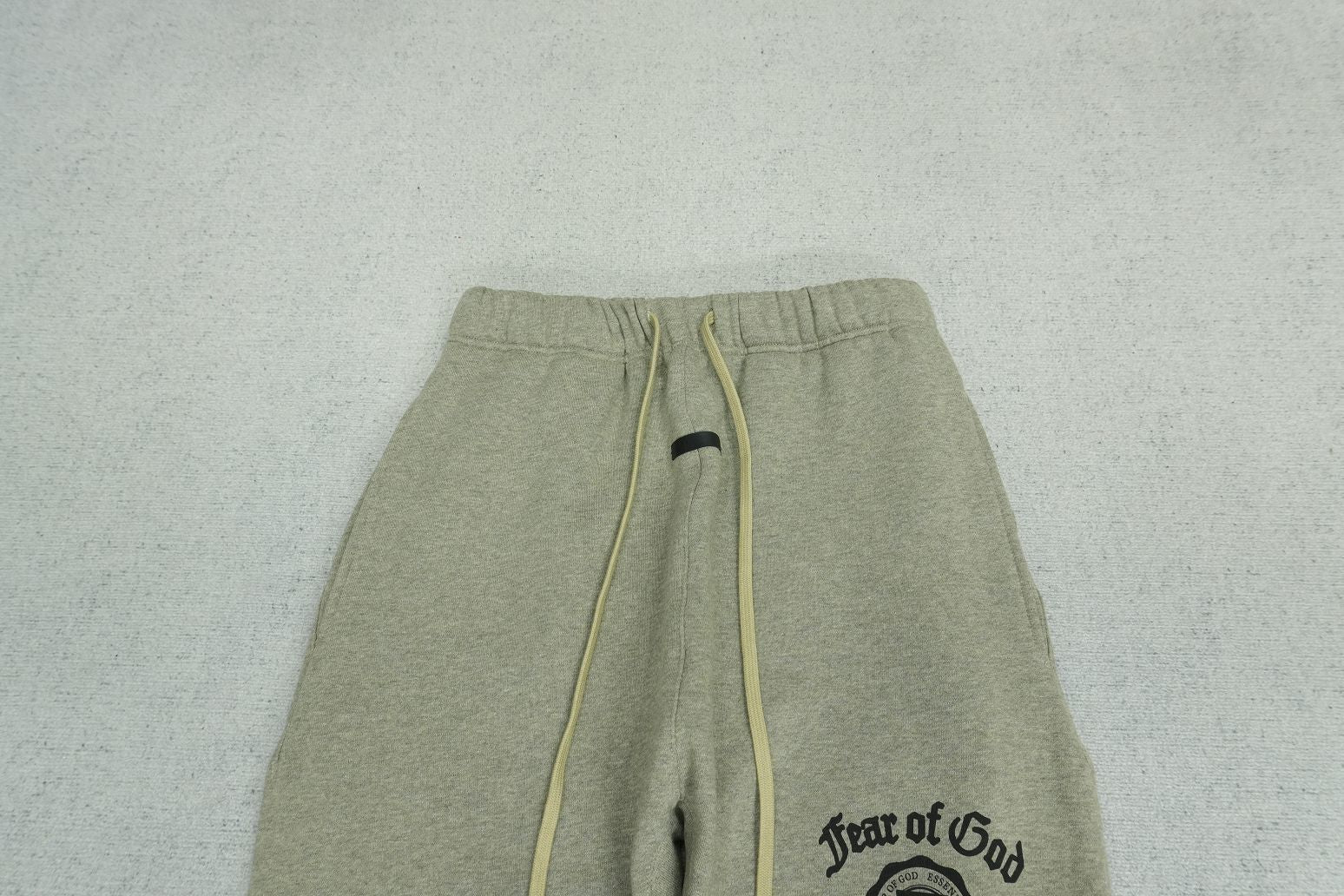 F - SWEATPANTS