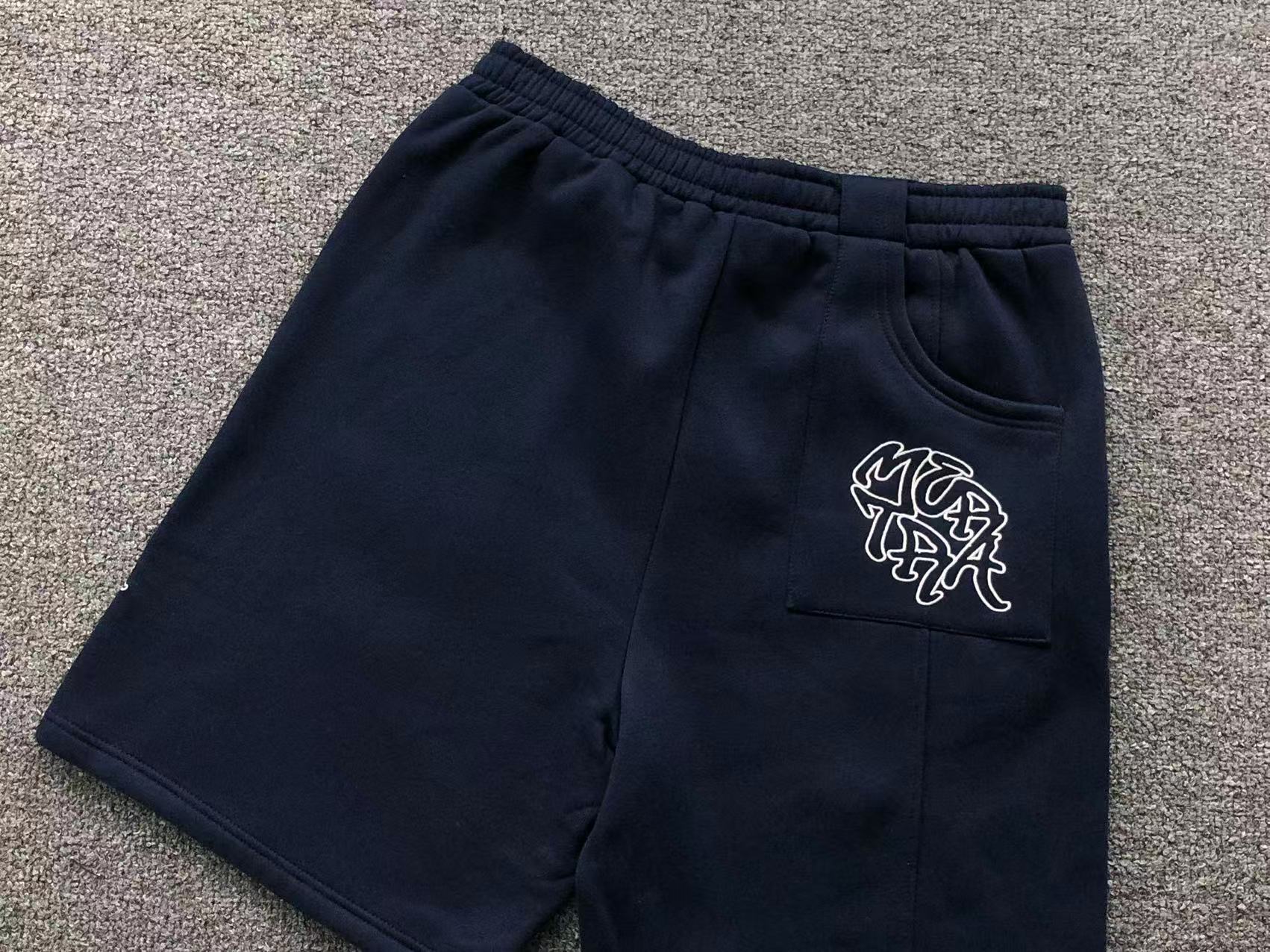M - SHORTS