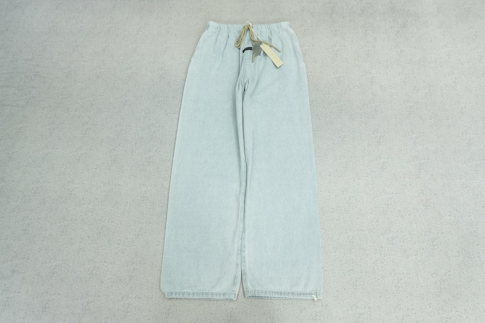F - SWEATPANTS