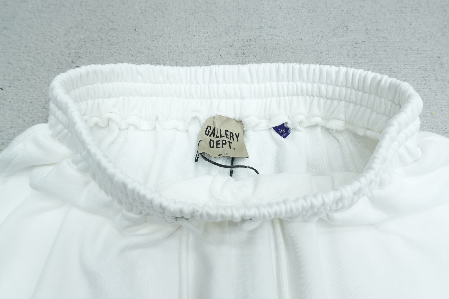 G - SWEATPANTS
