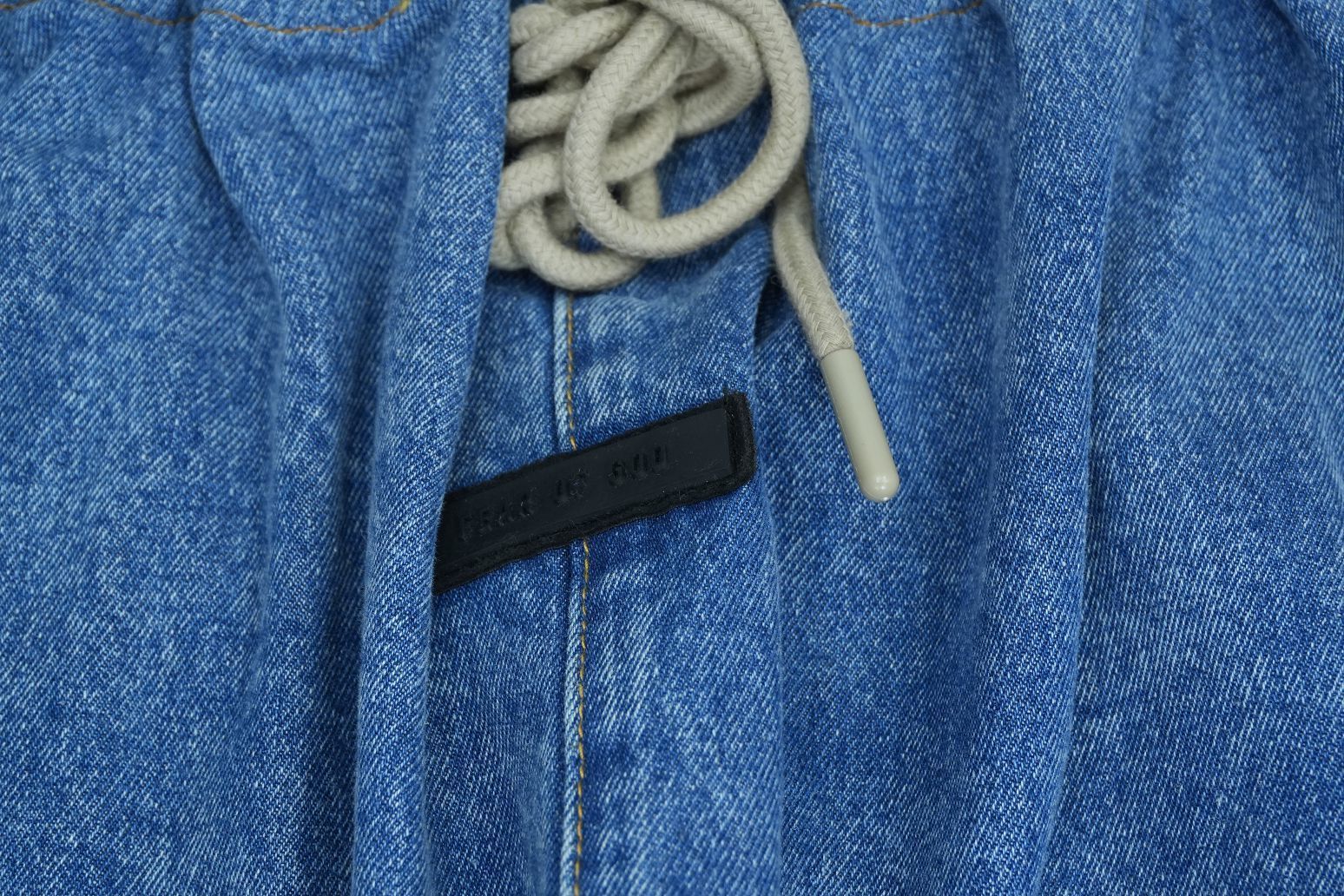 F - SWEATPANTS