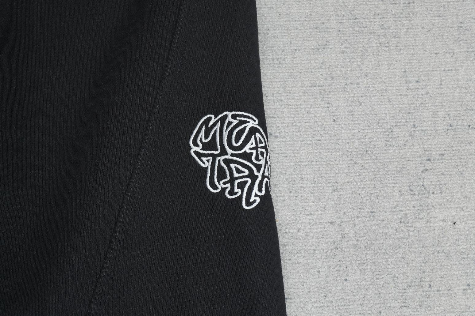 M - SWEATPANTS
