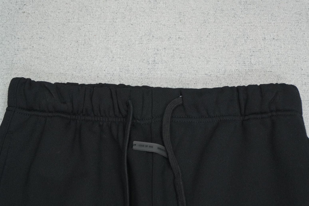 F - SWEATPANTS
