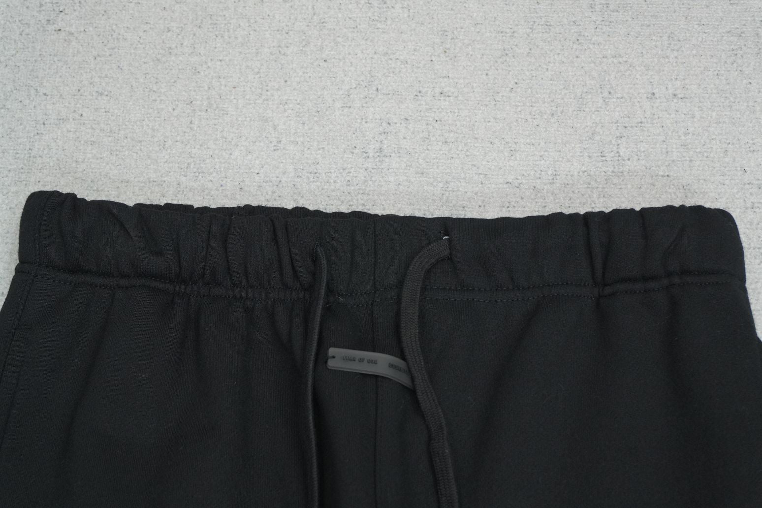 F - SWEATPANTS