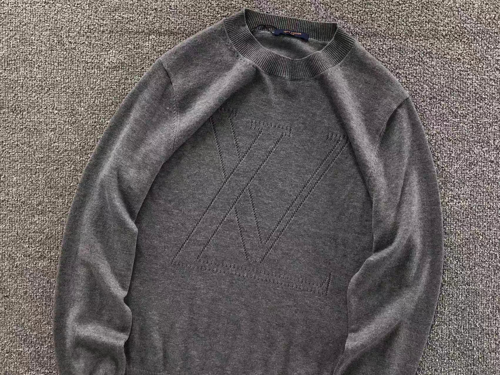 L - SWEATER