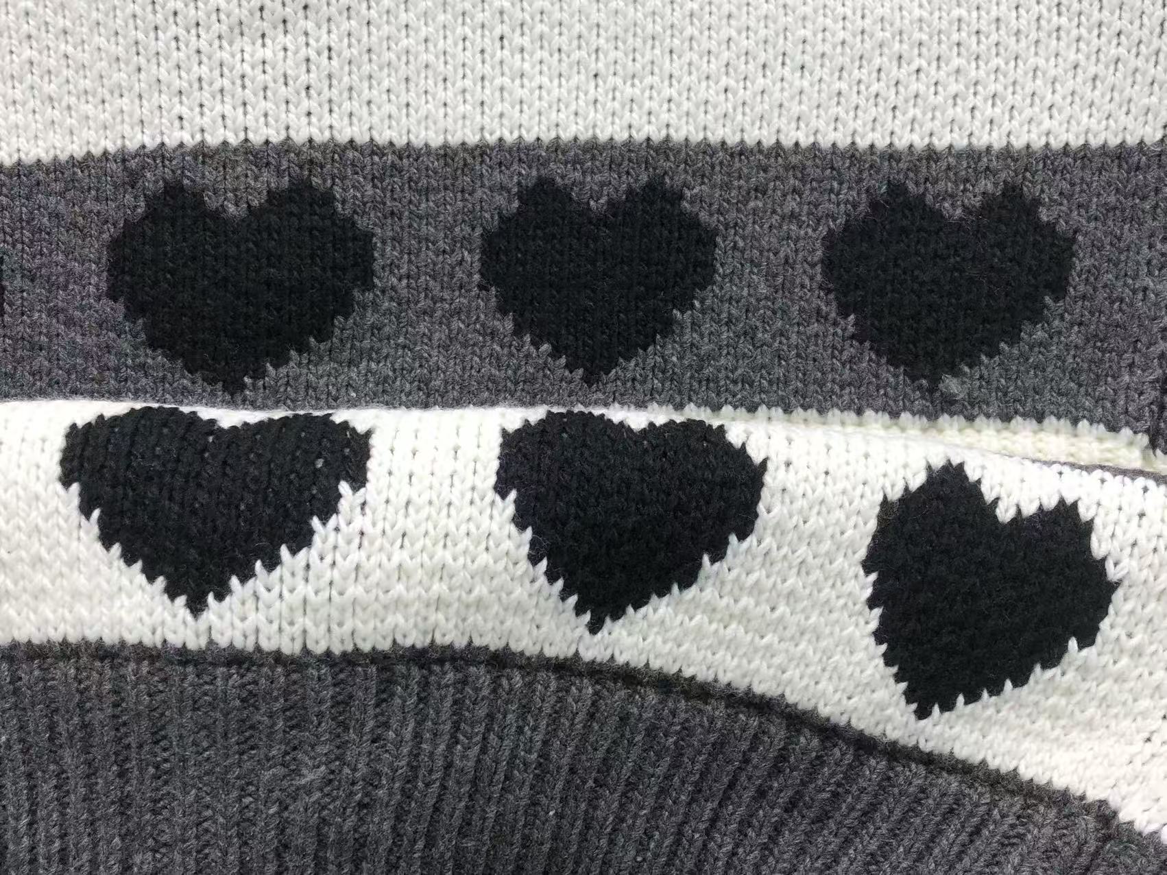 O - SWEATER
