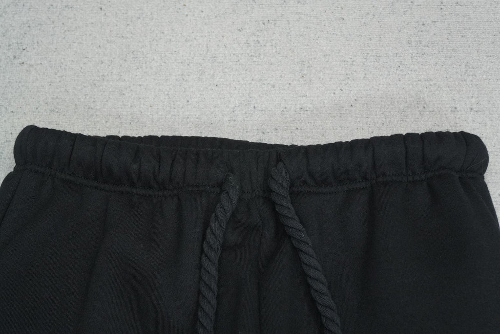 S - SWEATPANTS