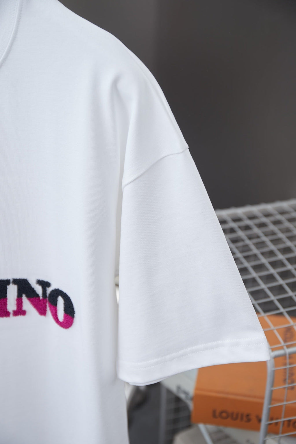 V - TSHIRT