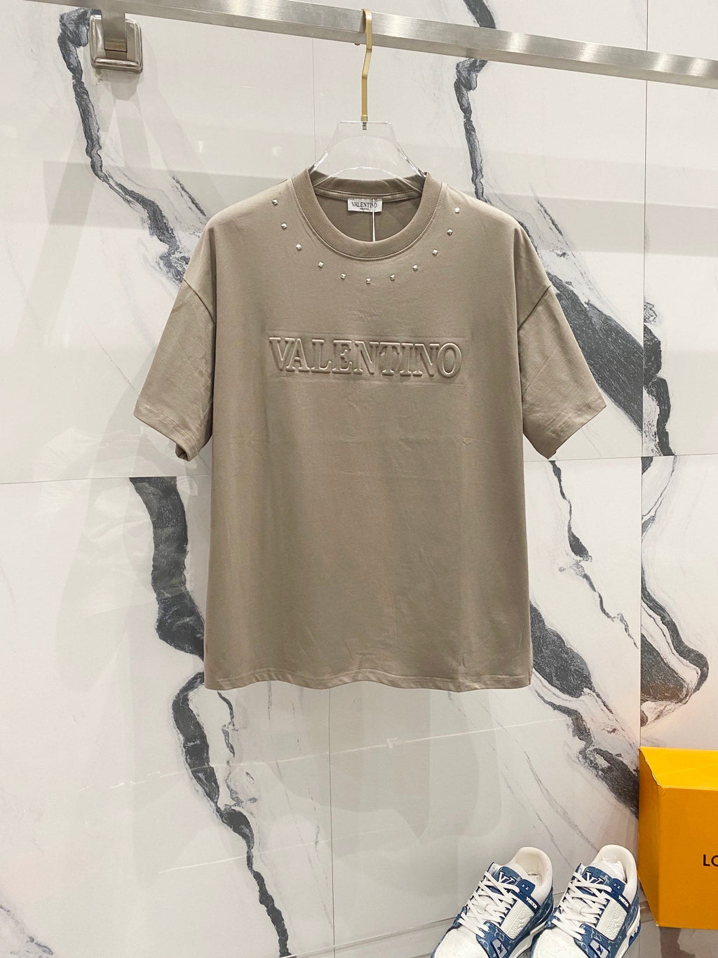 V - TSHIRT