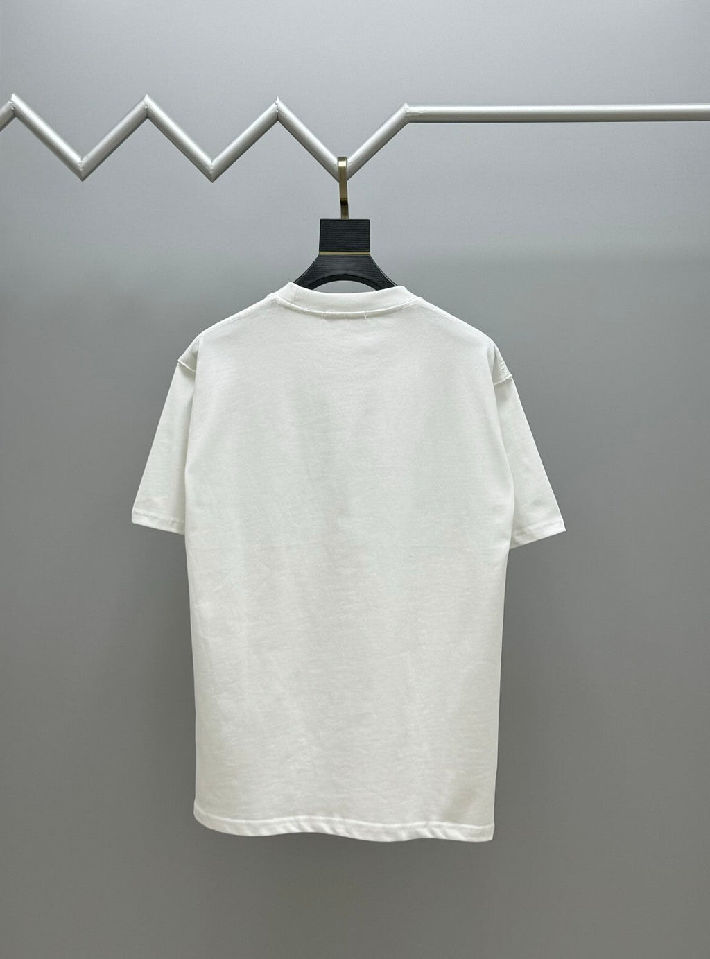 V - TSHIRT