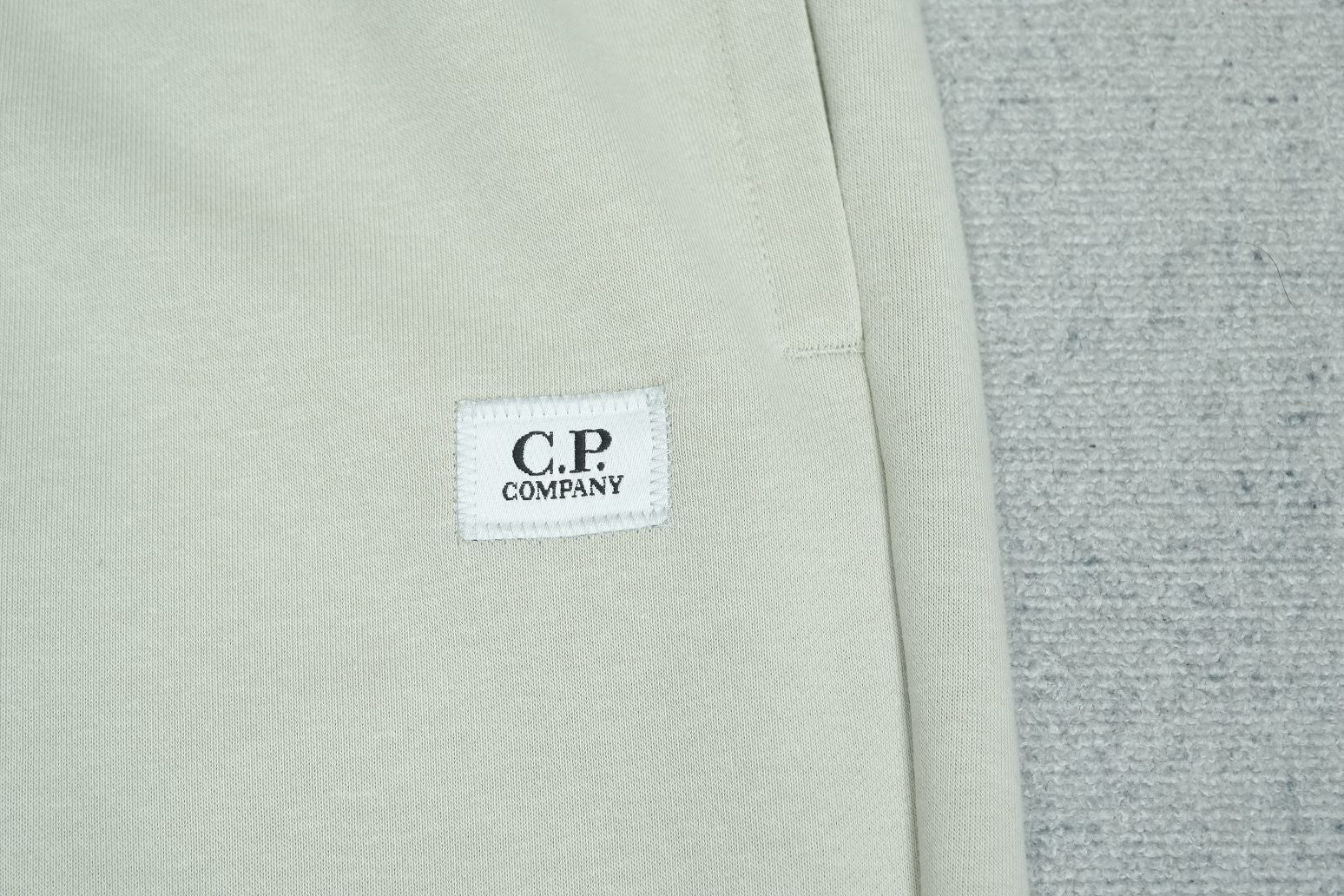 C - SWEATPANTS
