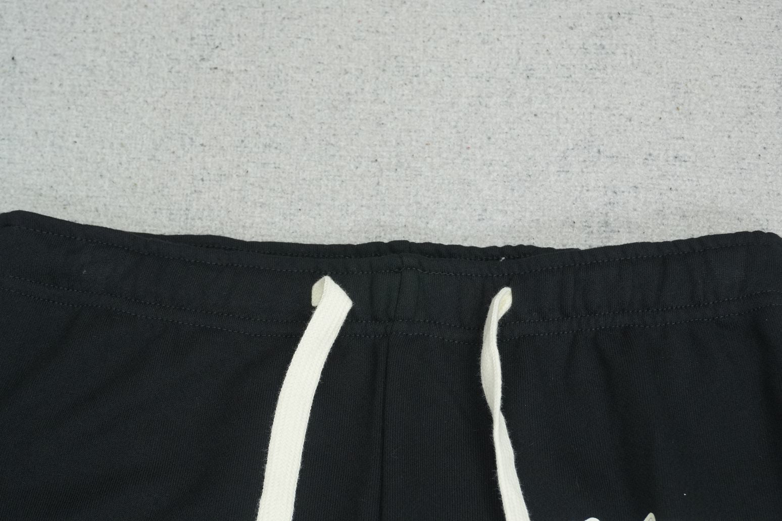 H - SWEATPANTS