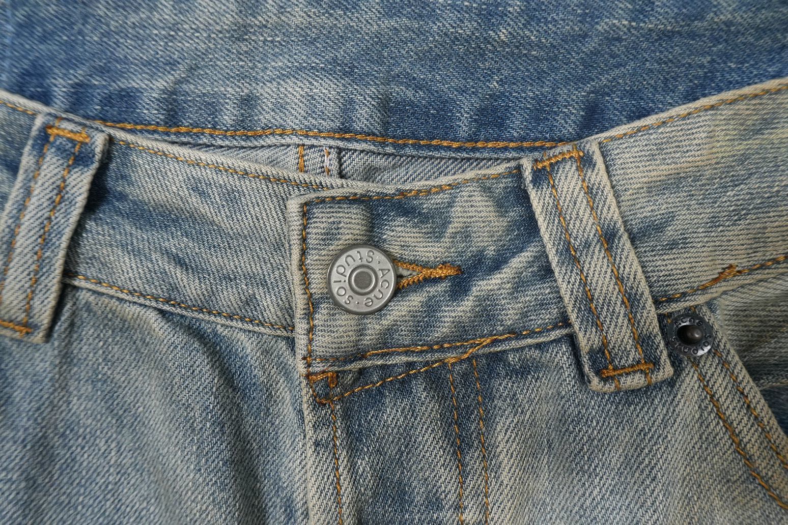 A - JEANS