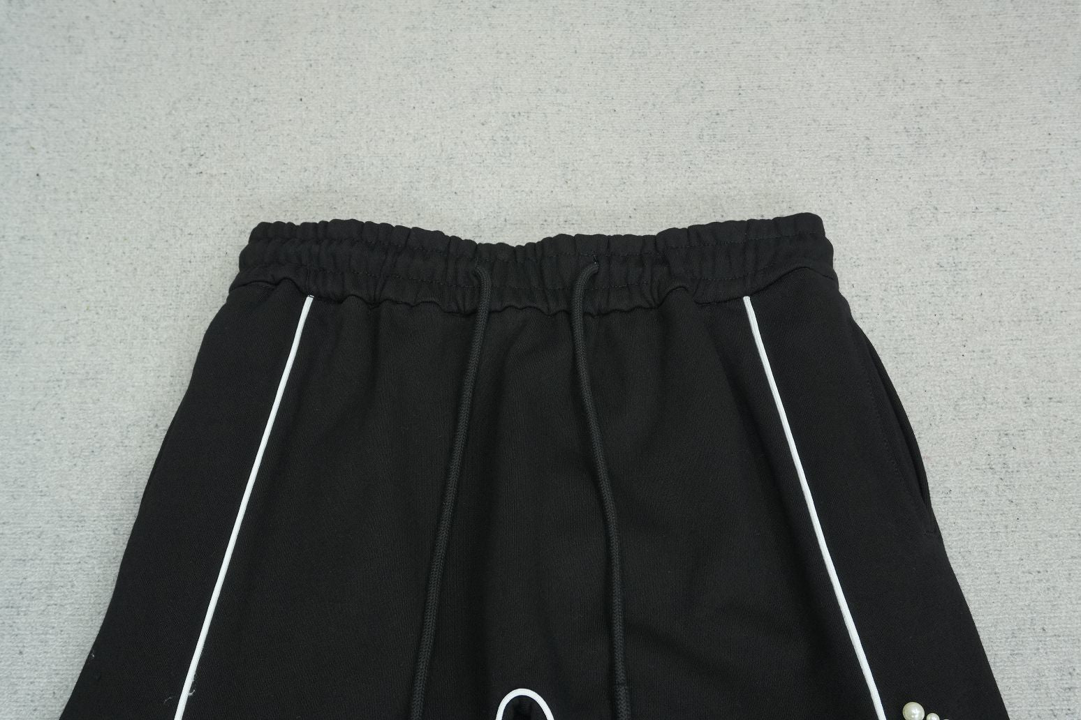 G - SWEATPANTS