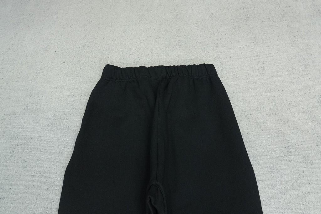 F - SWEATPANTS