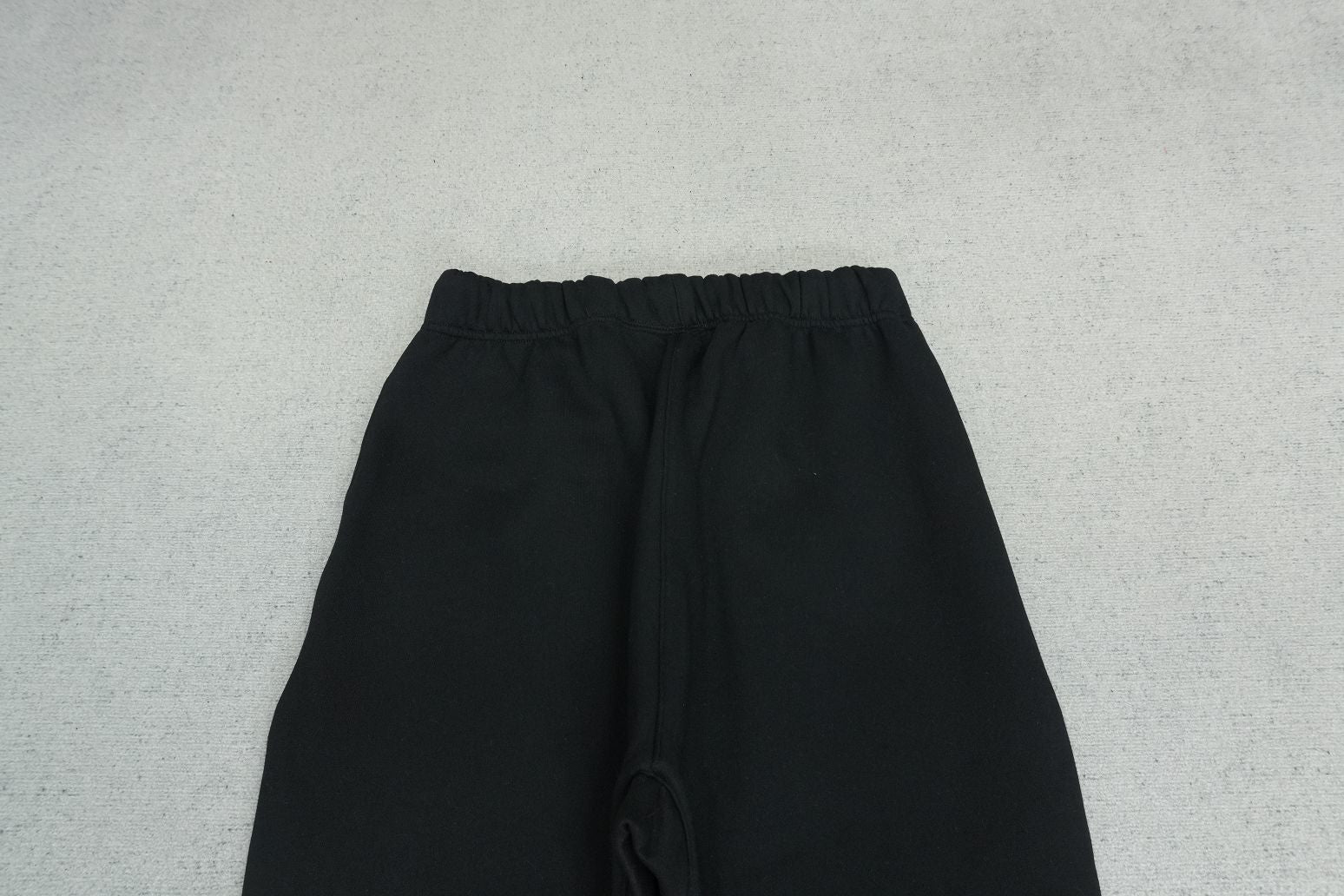 F - SWEATPANTS