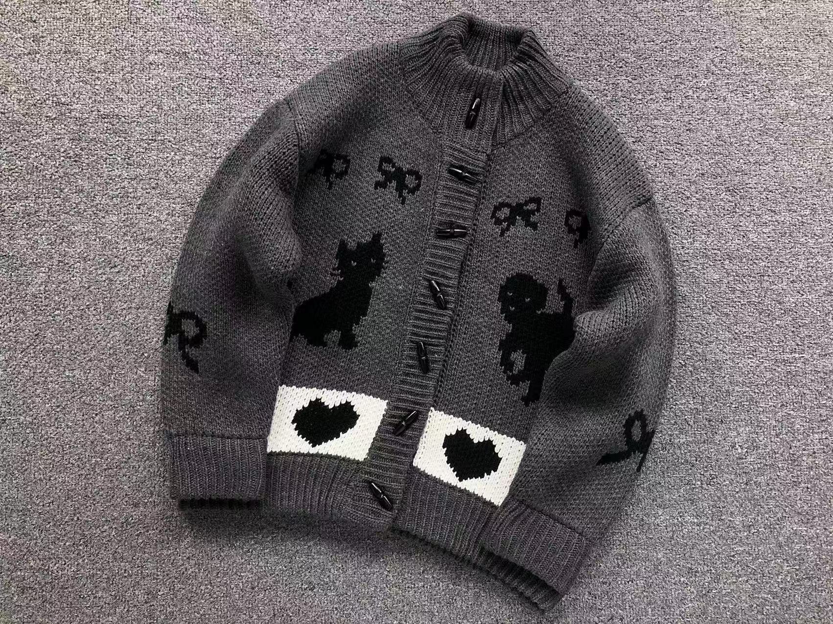 O - SWEATER