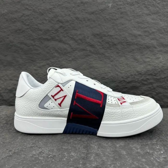 V - SNEAKERS