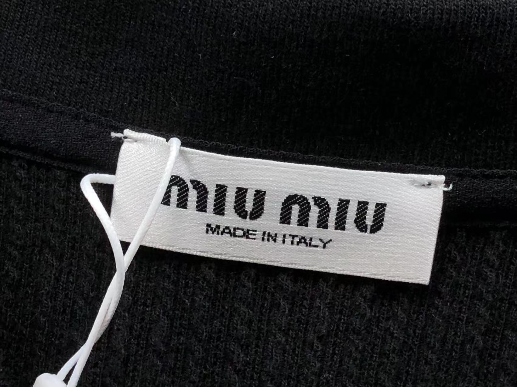 M - SWEATER