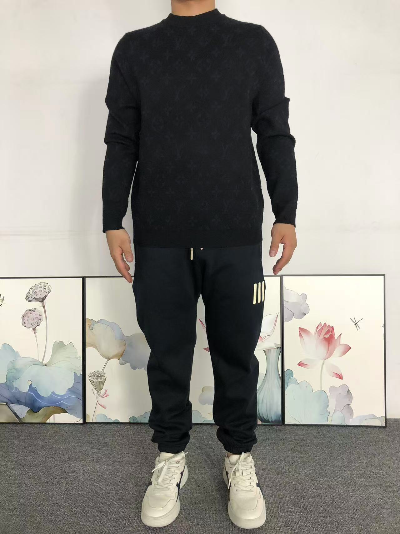 L - SWEATER