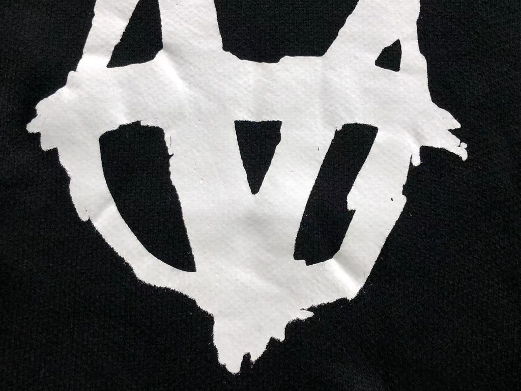 V - SWEATER