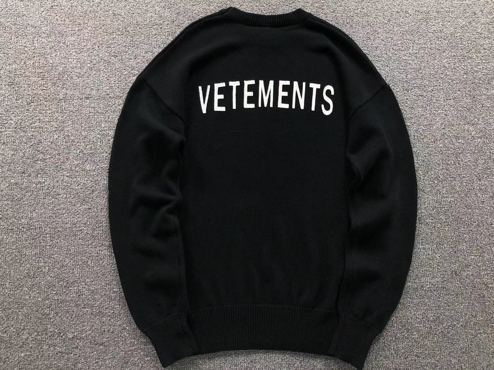 V - SWEATER