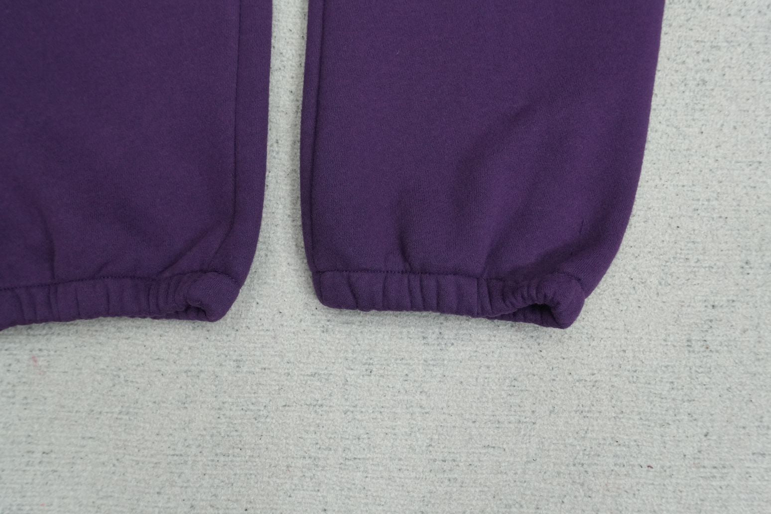 S - SWEATPANTS