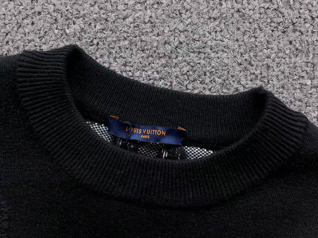L - SWEATER