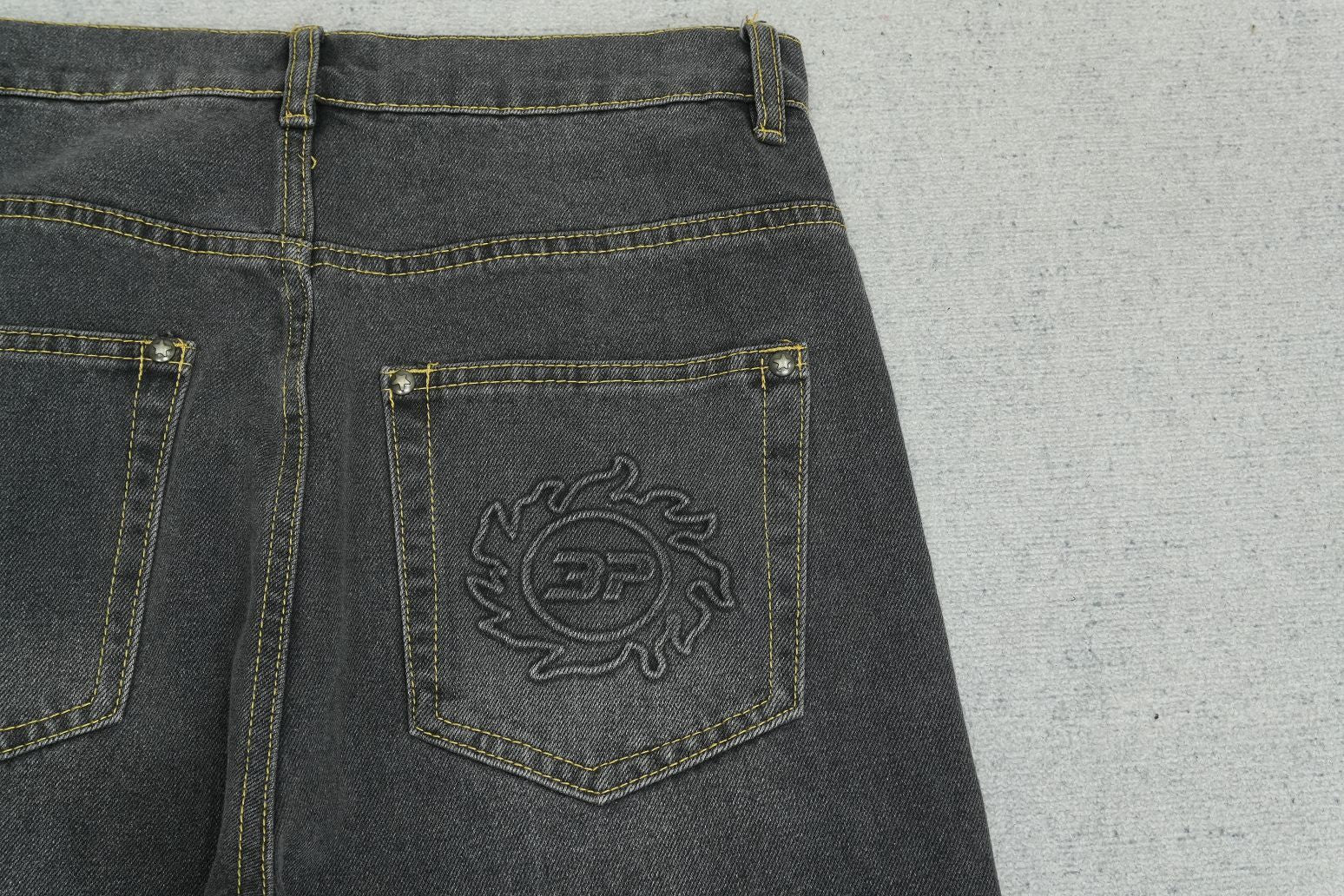 B - JEANS