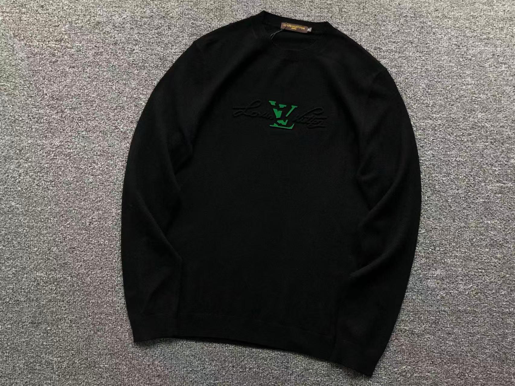 L - SWEATER