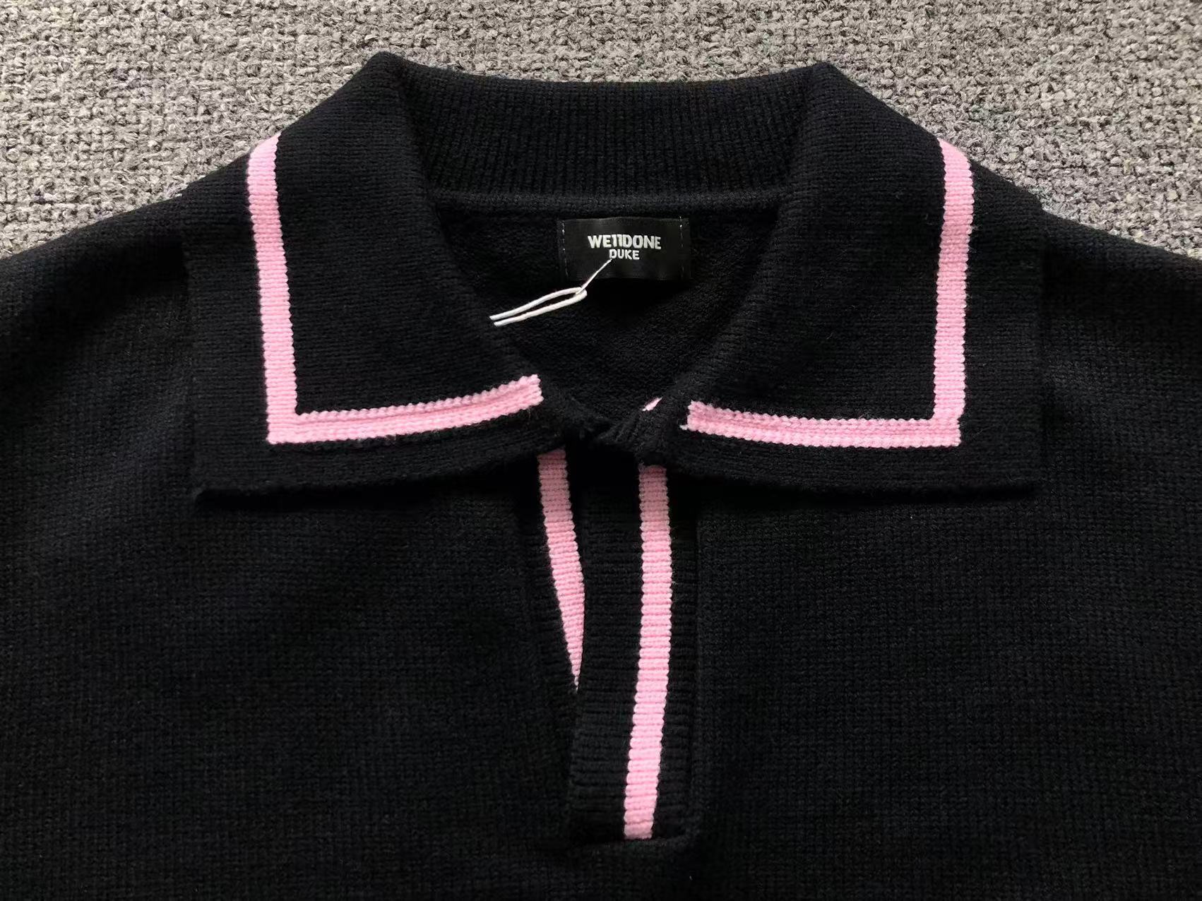W - SWEATER