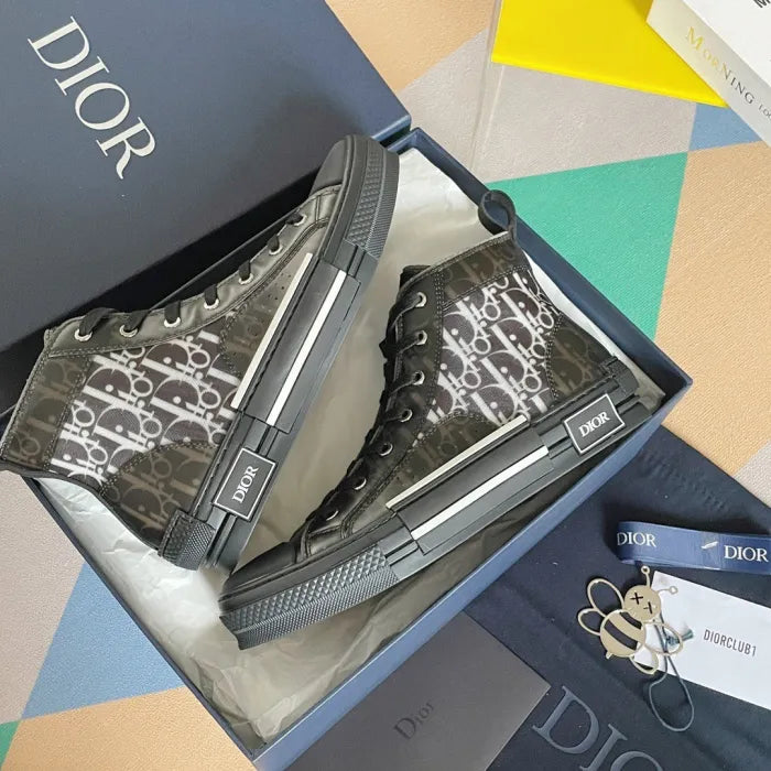 D - SNEAKERS